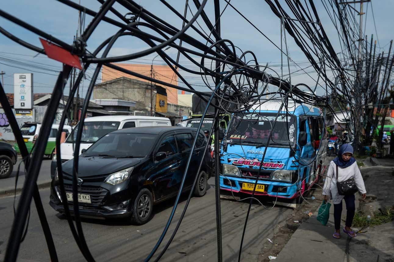 Kabel Semrawut Cemari Tata Kota Tangerang