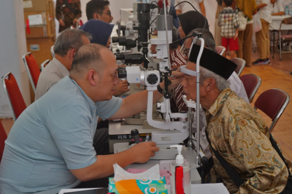 Bakti sosial pengobatan gratis Waisak 2025