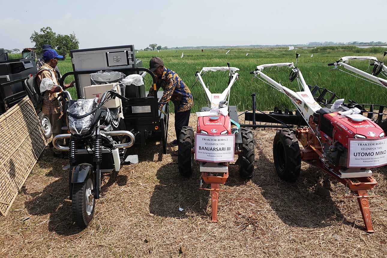 Bantuan Alat Pertanian untuk Petani Batang