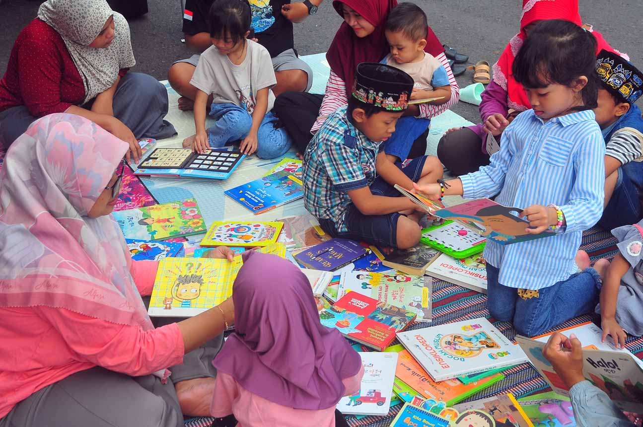 Mendorong Anak Gemar Membaca Sejak Dini