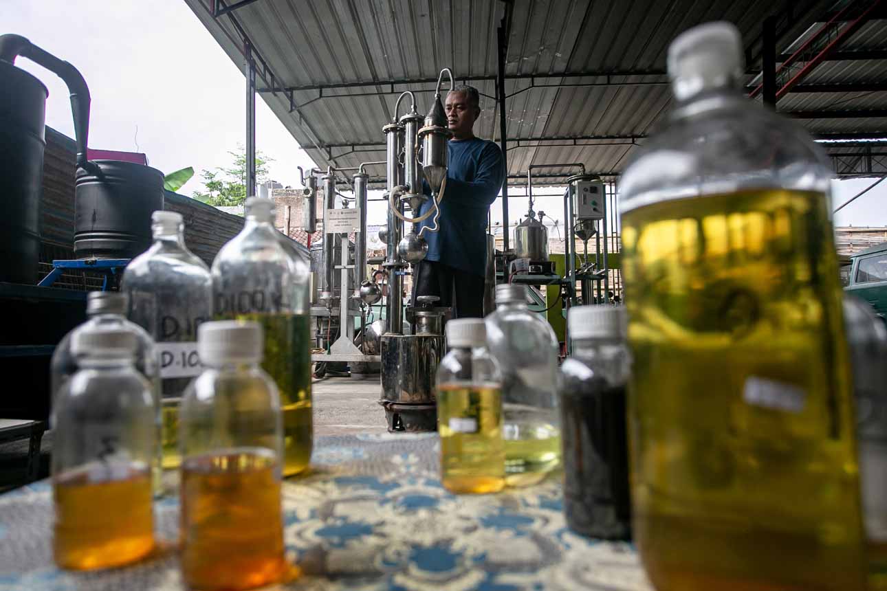 Inovasi Alat Pengubah Sampah Plastik menjadi BBM Alternatif