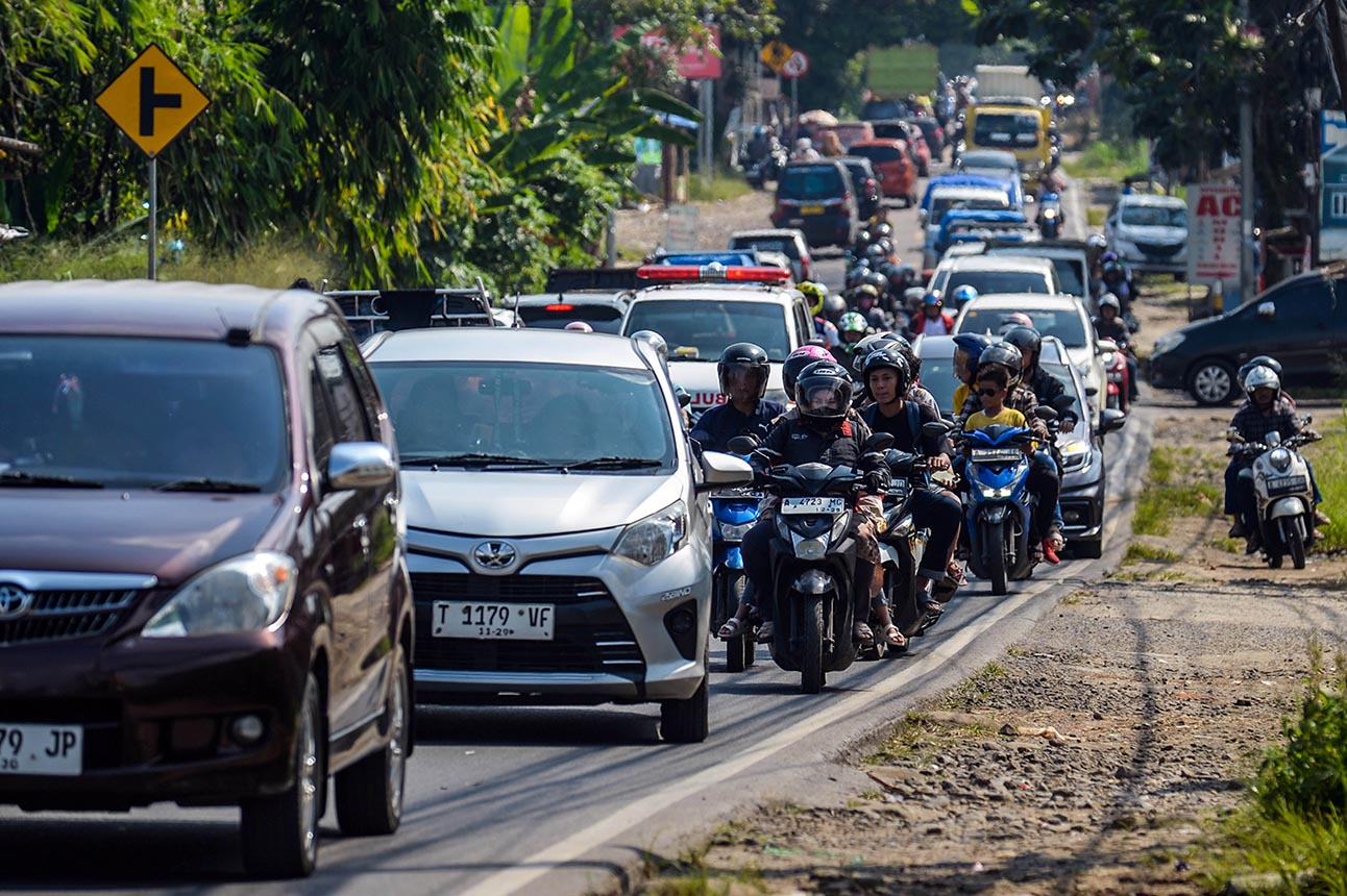 Kepadatan menuju jalur obyek wisata di Pandeglang