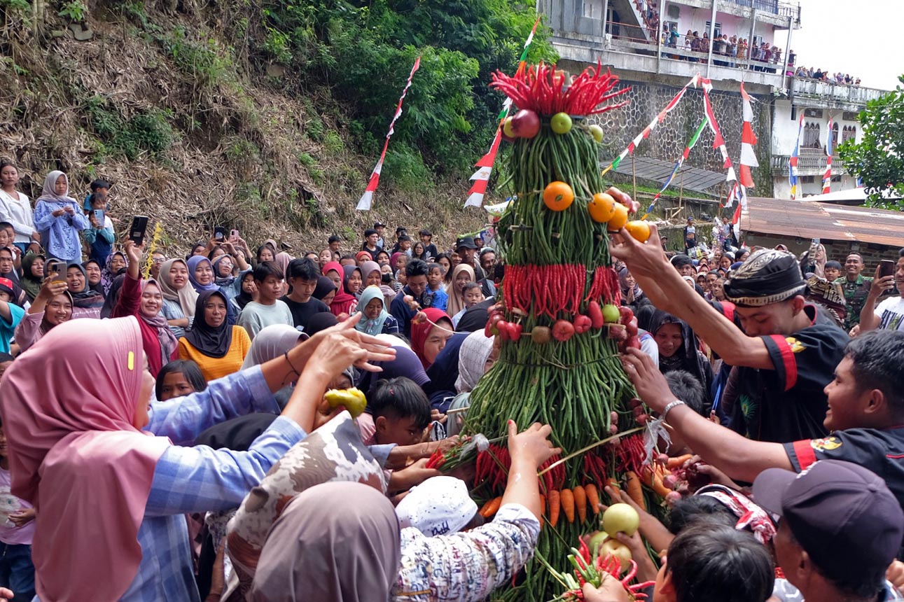 Tradisi Grebeg Besar Puji Jagat di Temanggung