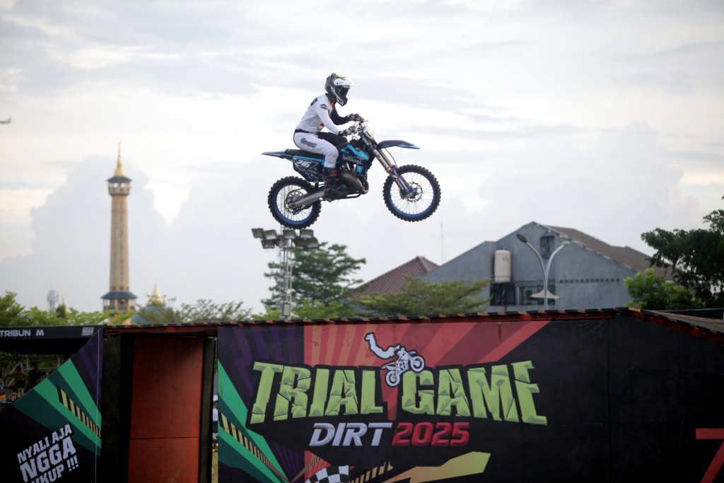Kejuaraan motocross dan grasstrack Trial Game Dirt 2025