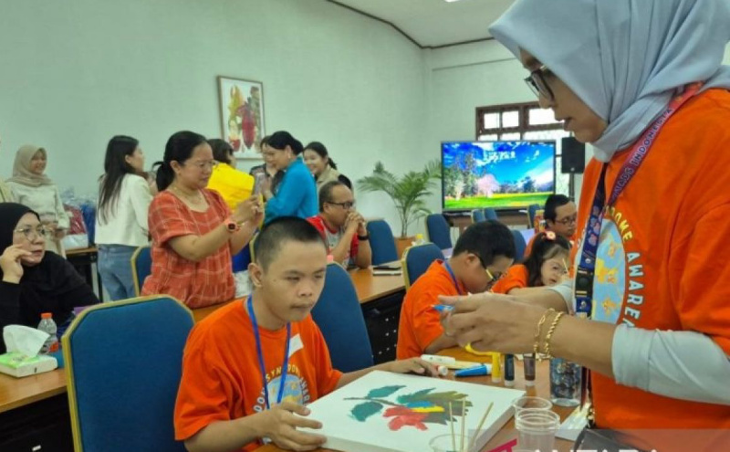 Kebun Raya Bogor gelar lomba lukis bagi anak 'down syndrome'