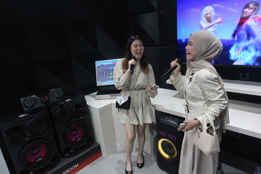 ZonaSeru LG Ajak Pengunjung memberikan Pengalaman Langsung Dengan Produk Premium Berbasis AI dan ThinQ
