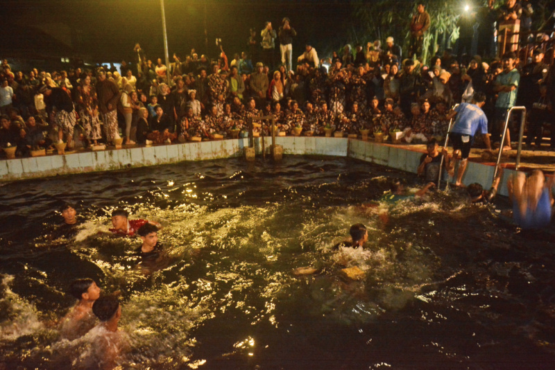Tradisi malam satu Suro di Temanggung