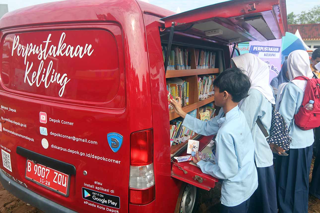 Mobil Perpustakaan Keliling Depok Tingkatkan Minat Baca Anak di Masa Liburan