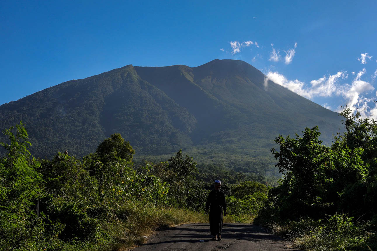 Aktivitas Kegempaan Hembusan Masih Terjadi di Gunung Gamalama