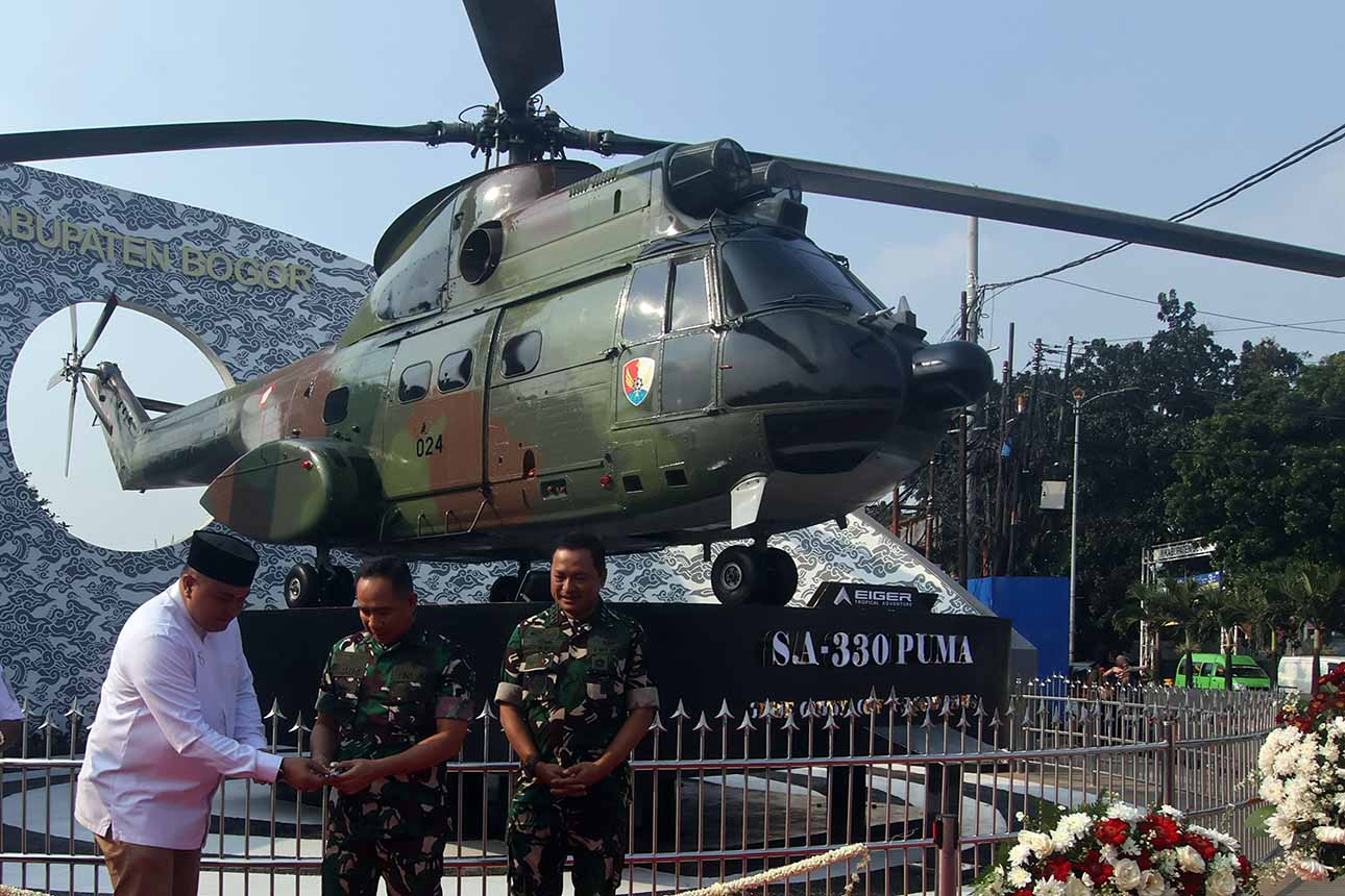 Peresmian Tugu Helikopter