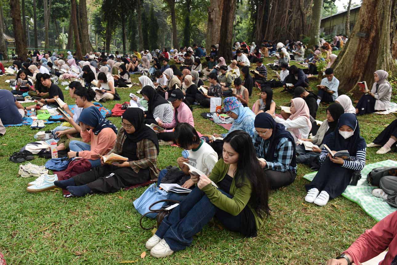Literasi di Ruang Hijau