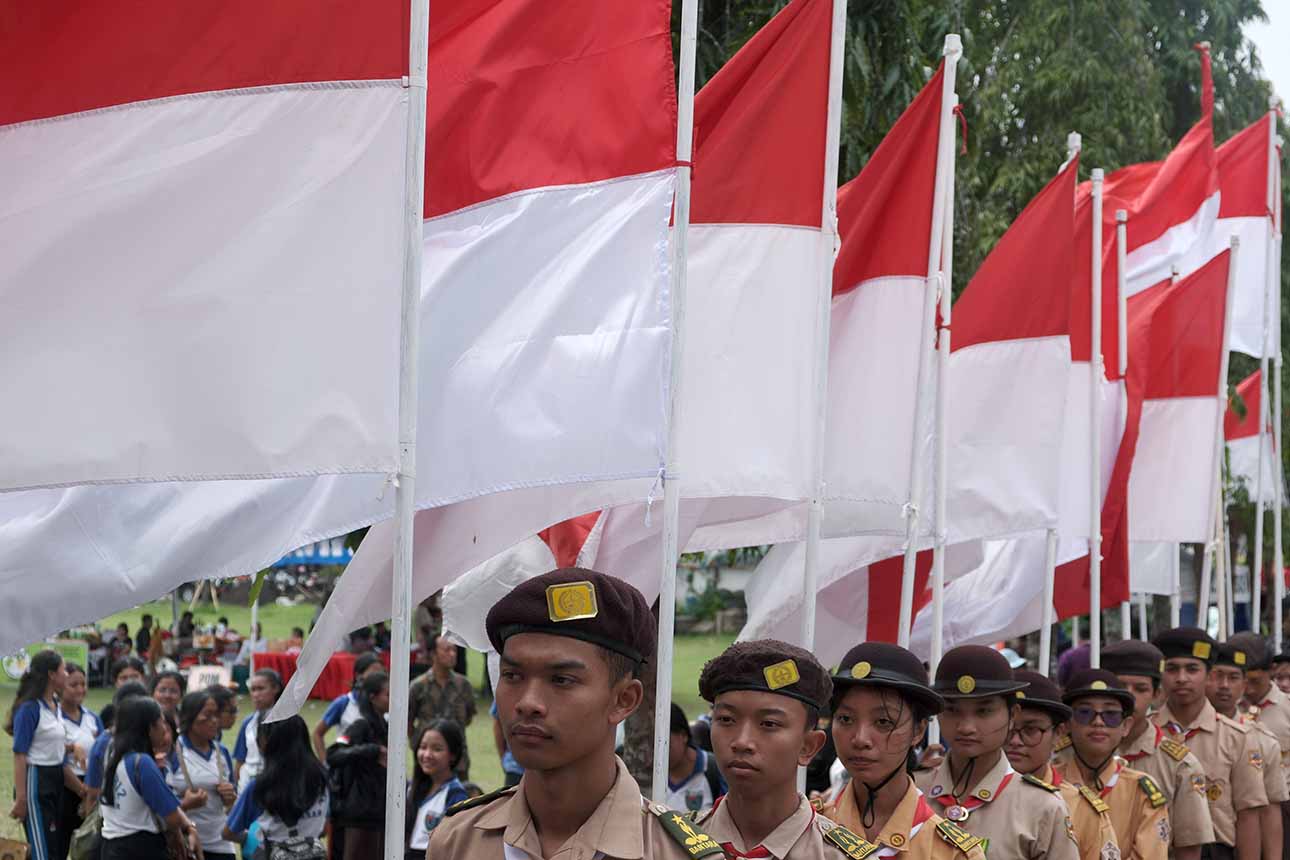 Pengibaran Bendera Merah Putih Secara Serentak
