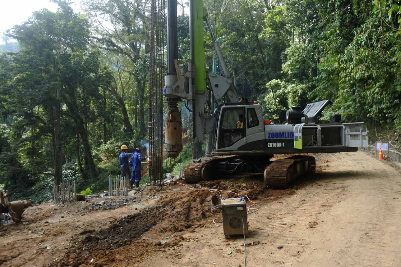 Perbaikan Infrastruktur Jalan Nasional Gunung Gumitir