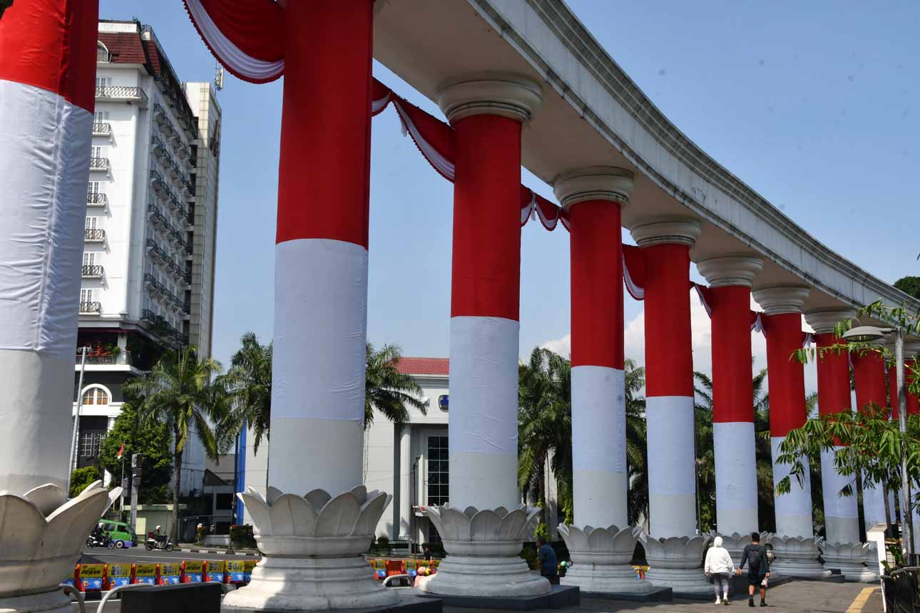 Ikon Kota Bogor Berhias Merah Putih