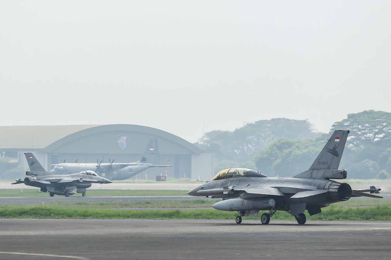 Latihan Demo Udara Sambut Upacara Kehormatan Militer