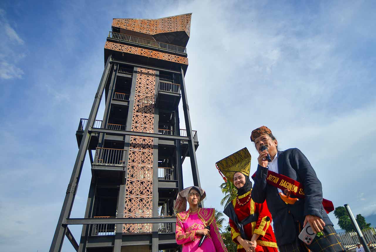 Menara Songket 32 Meter di Solok Selatan