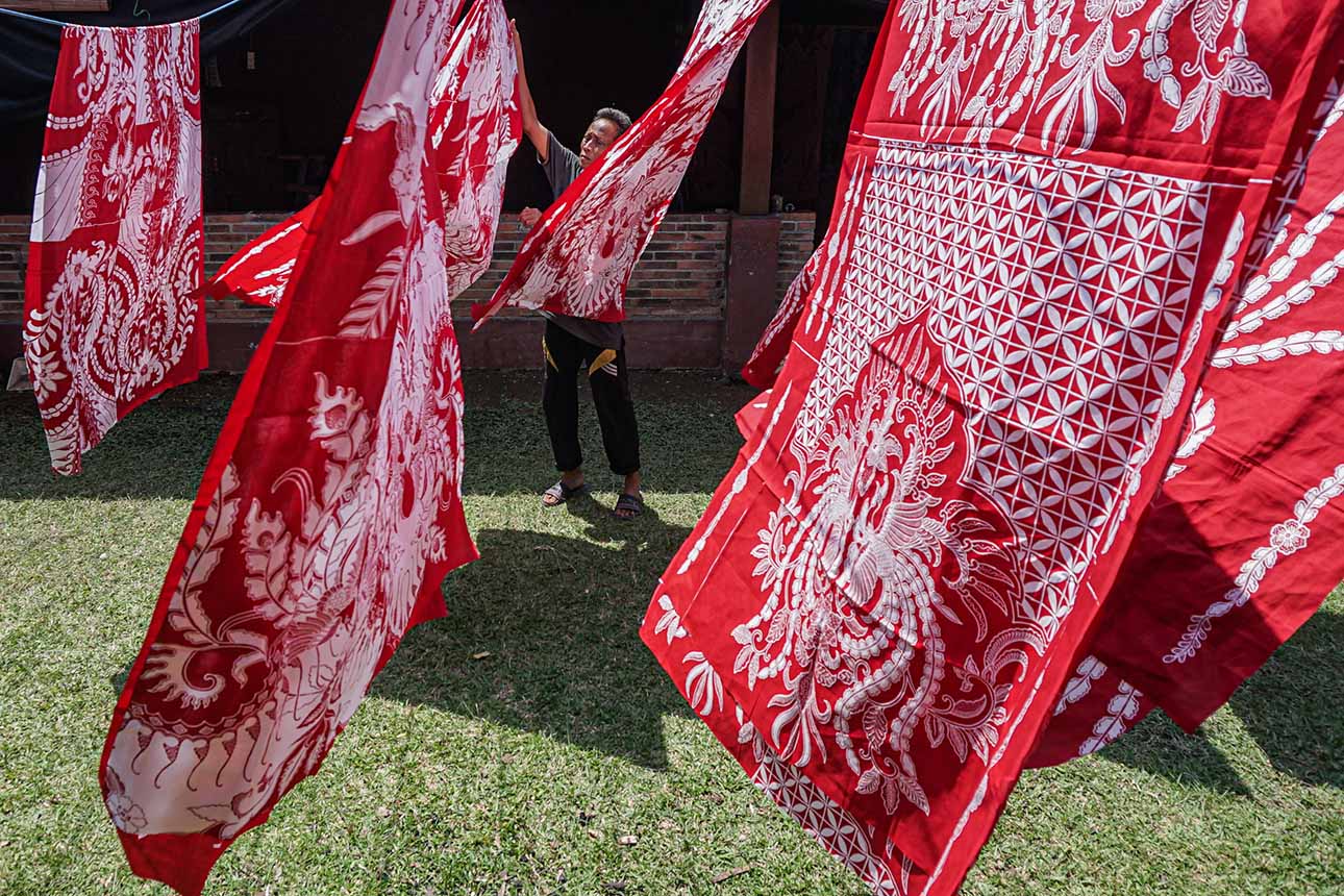 Pembuatan Batik Garuda Merah Putih Bertema Kemerdekaan