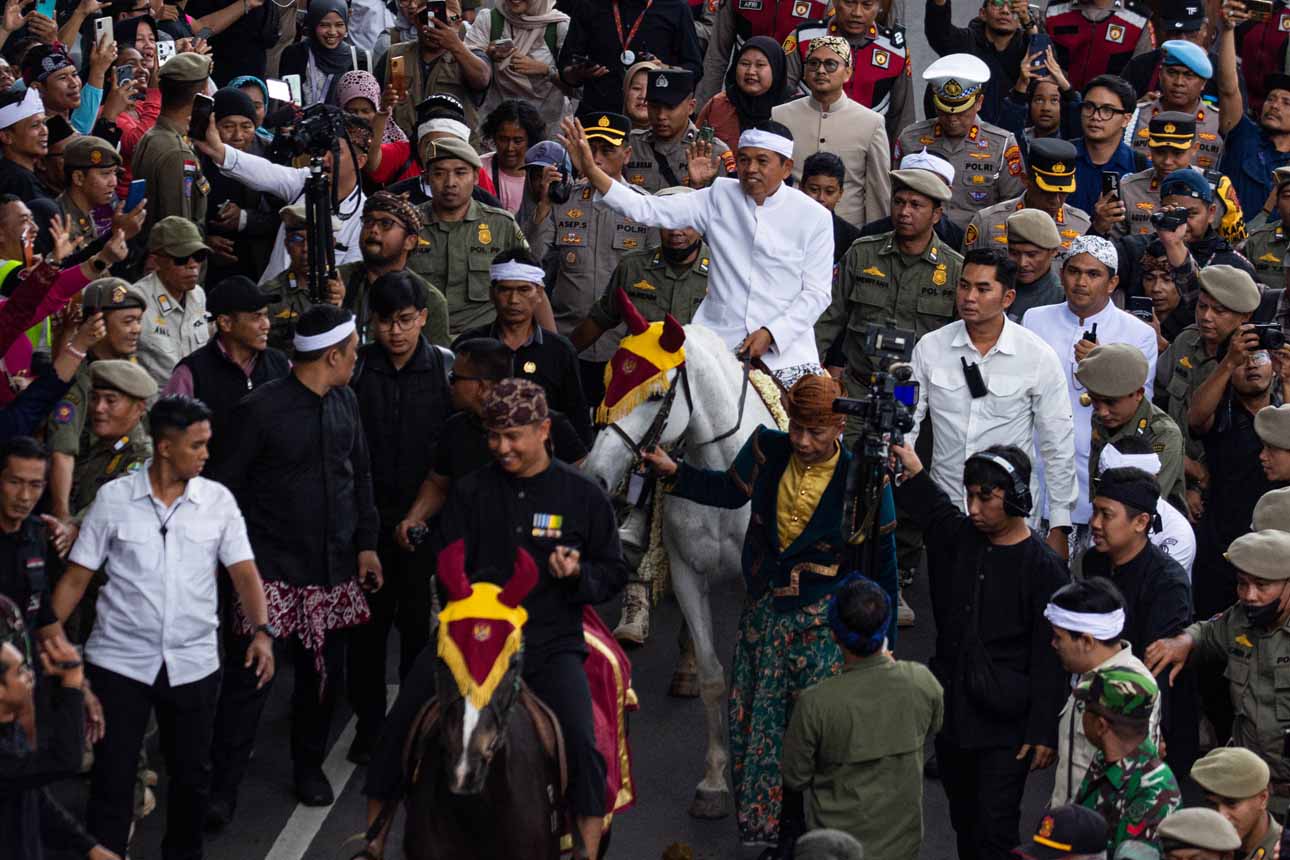 Perayaan Hari Jadi ke-80 Jawa Barat Lewat Kirab Budaya