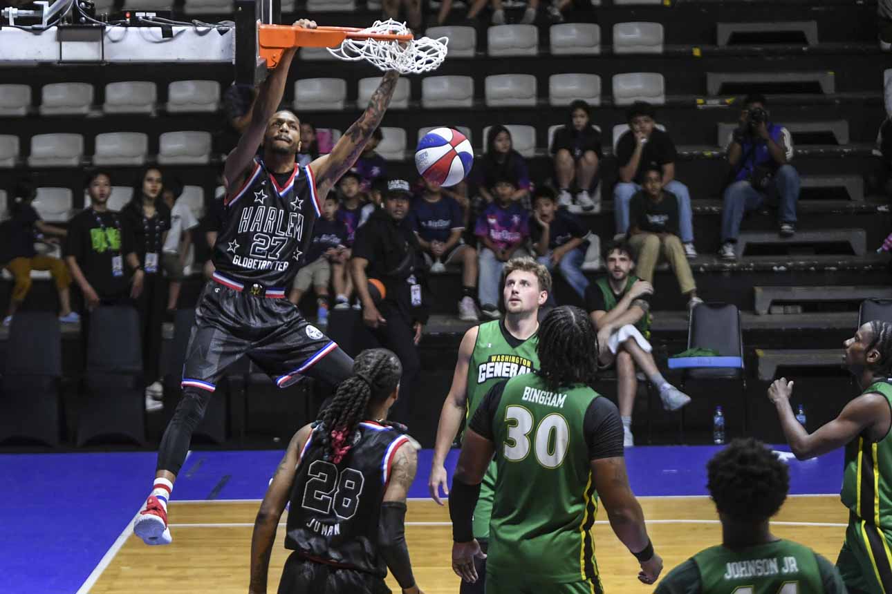 Aksi Harlem Globetrotters Menghibur Penonton Jakarta