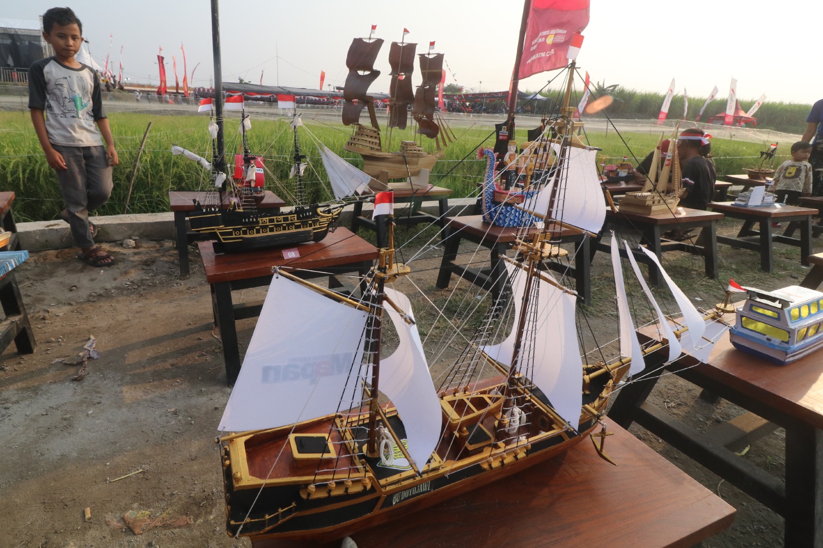 Lomba kreasi miniatur kapal di Kediri