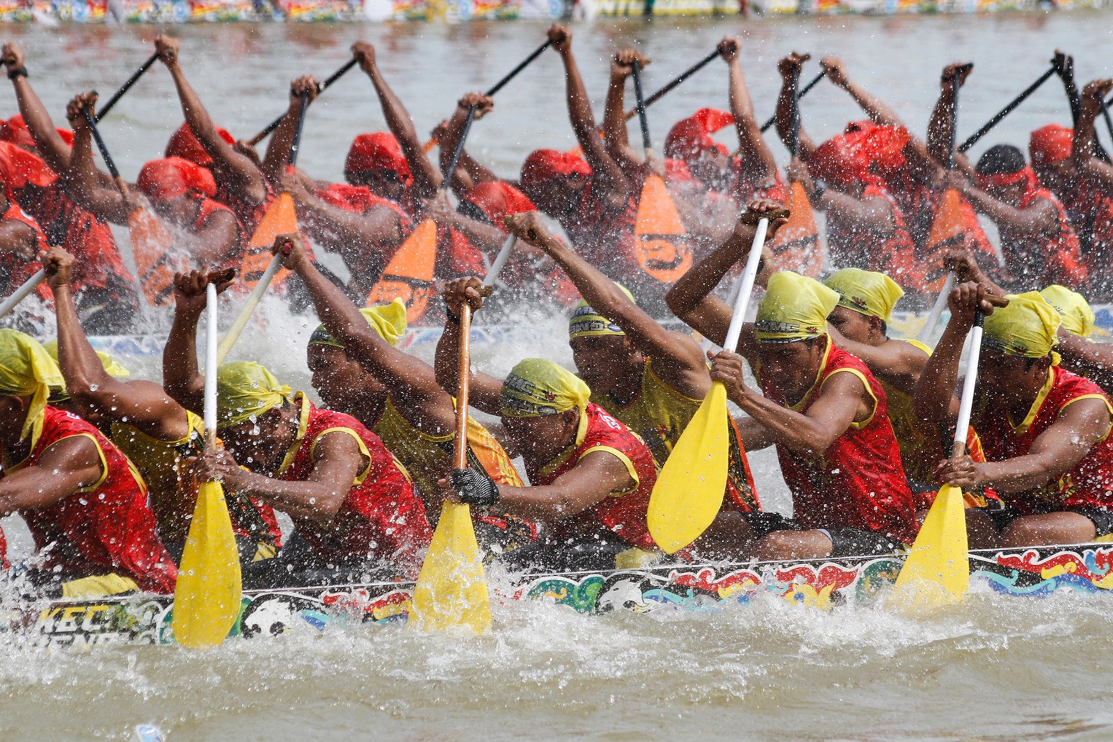 Penyisihan festival pacu jalur di Riau