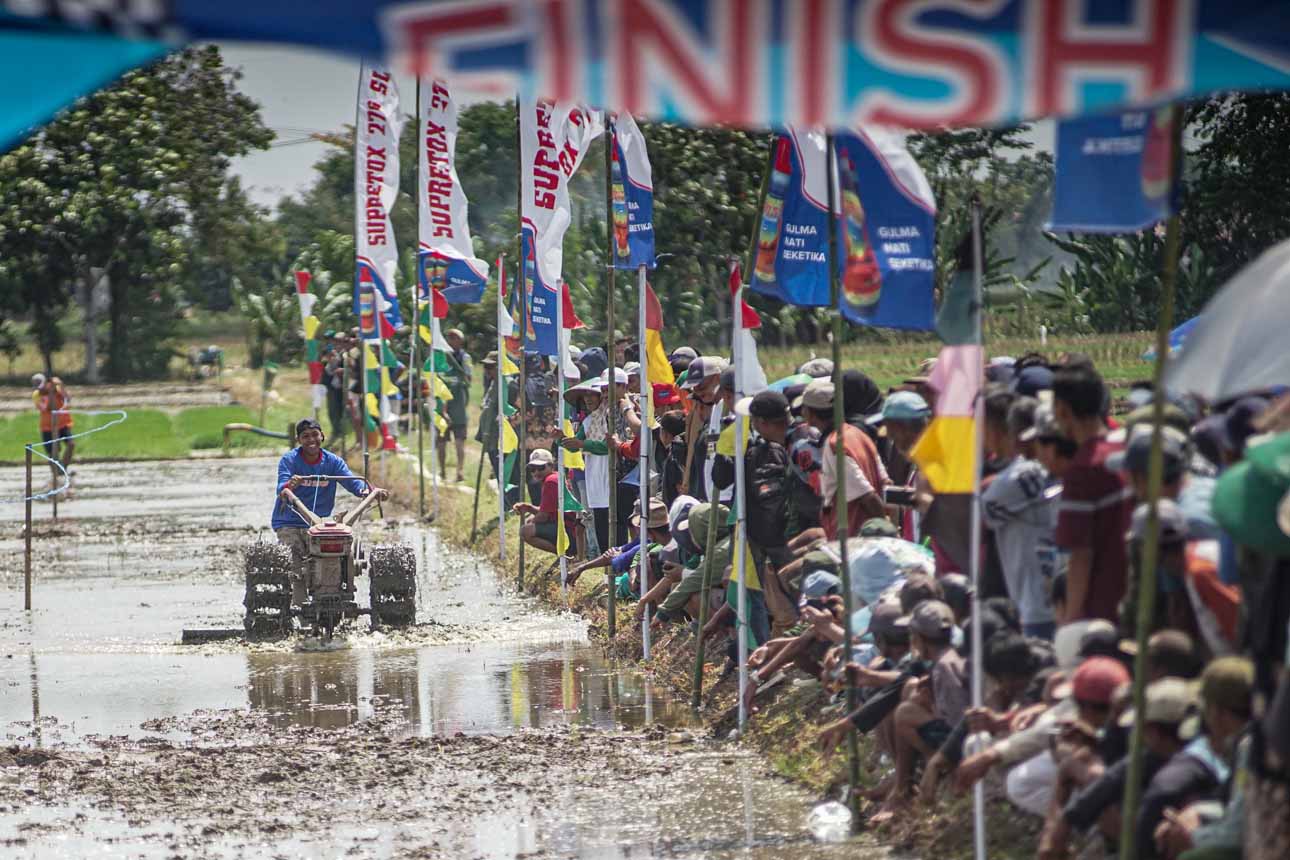 Lomba Balap Traktor Jadi Upaya Dorong Swasembada Pangan