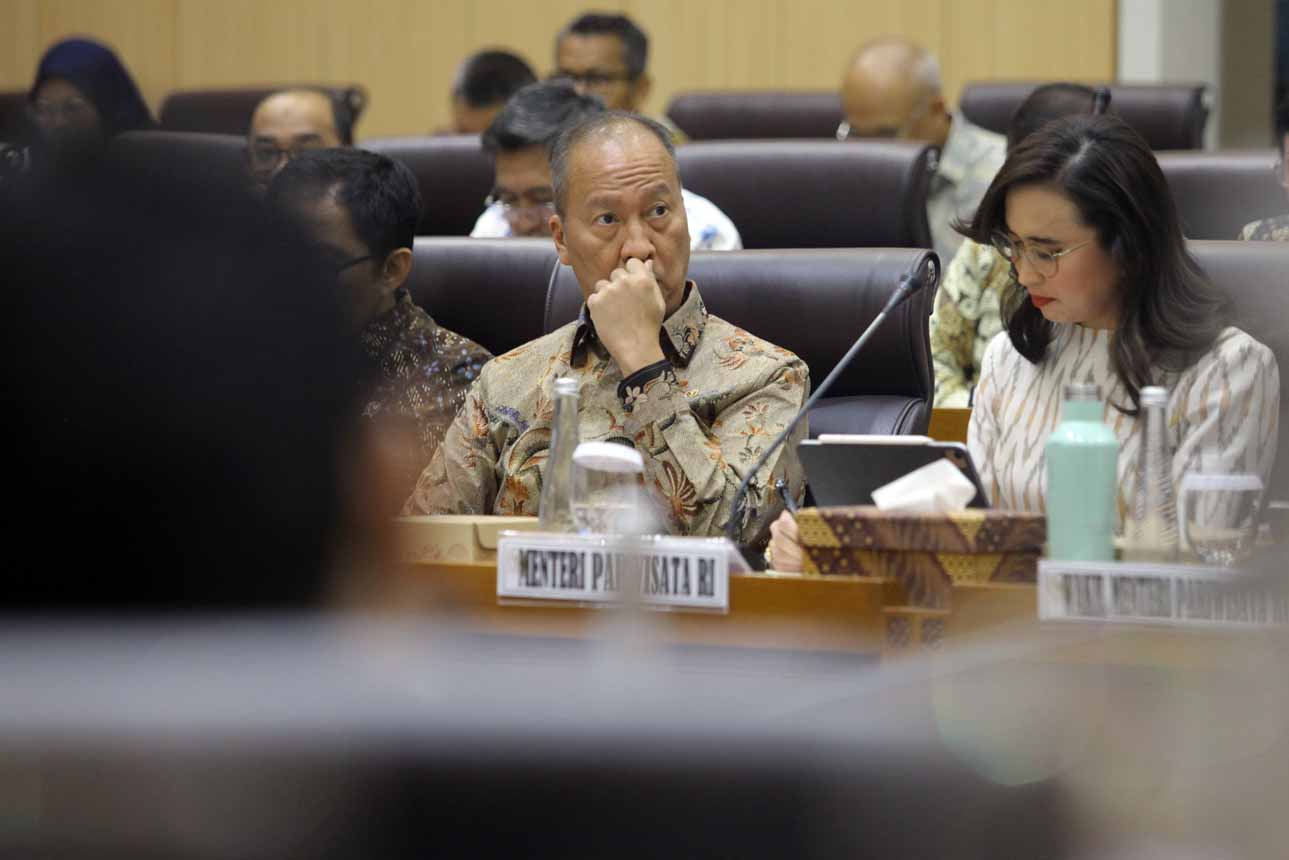 Raker Komisi VII DPR dengan Kemenperin dan Kemenpar