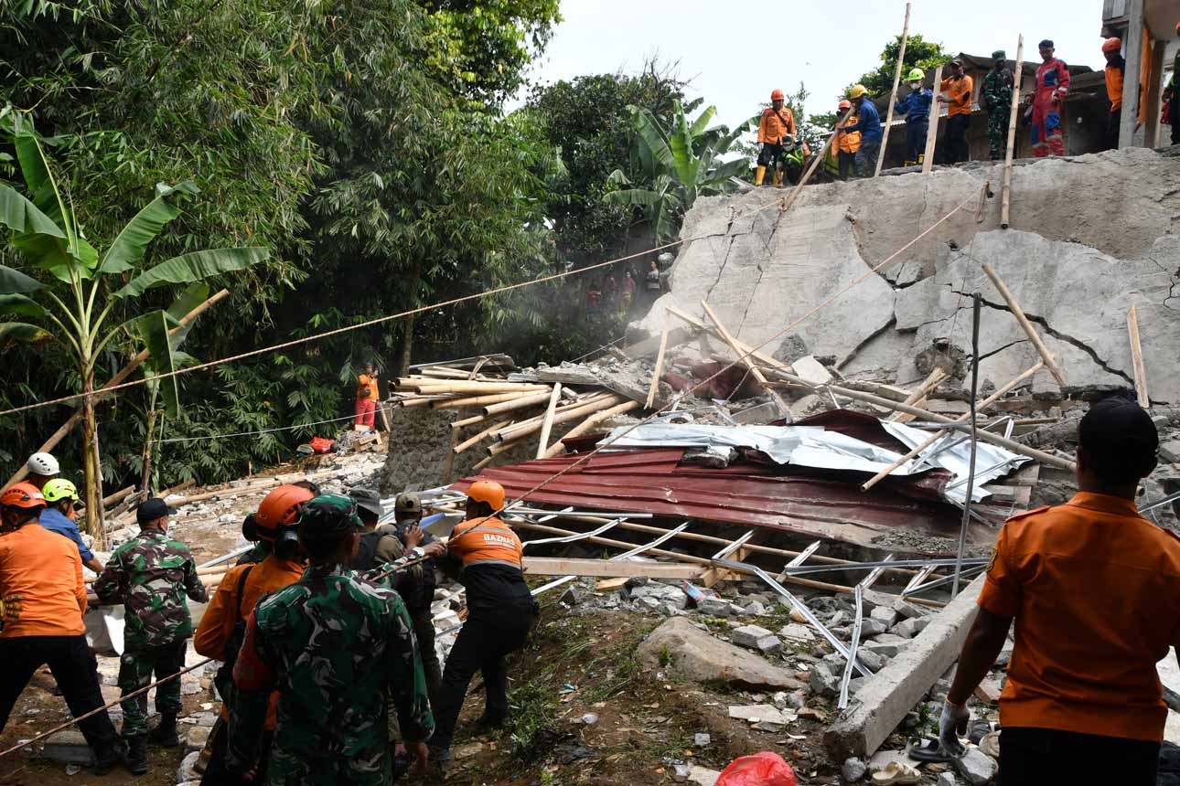 Insiden Ambruknya Majelis Taklim di Bogor