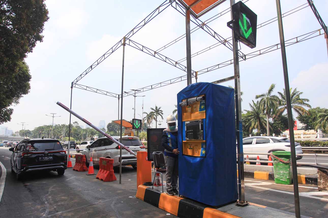 Gerbang Tol di Jakarta yang Sempat Rusak Kini Kembali Beroperasi