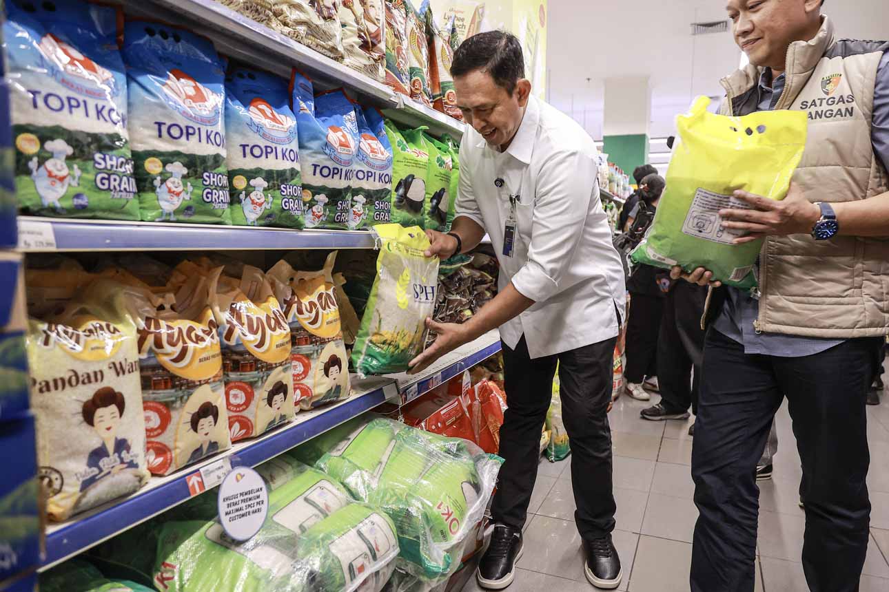 Direktur Utama Bulog Tinjau Ketersediaan Beras Nasional