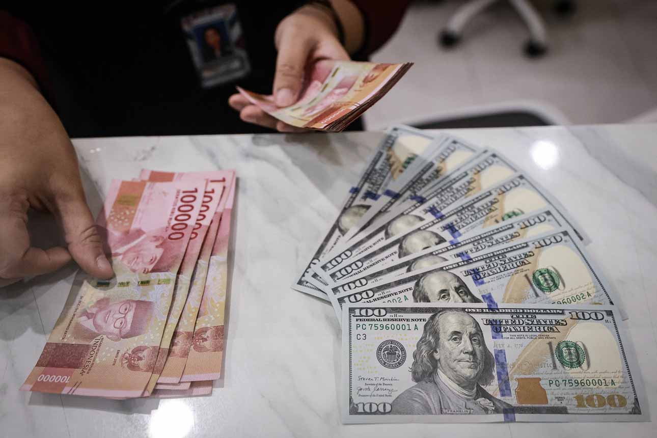 Rupiah dibuka Melemah terhadap Dolar AS