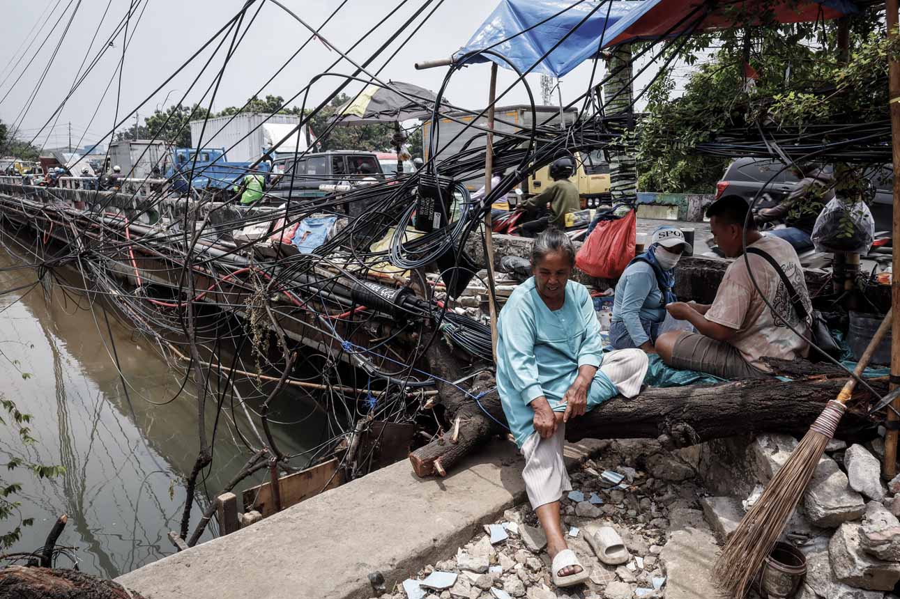 Kondisi Kabel Semrawut di Kapuk Jakarta Tuai Keluhan Warga