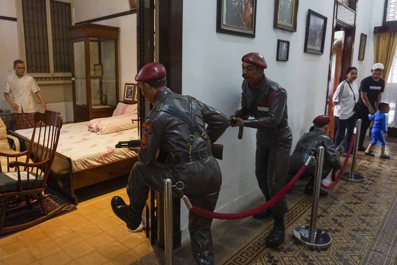 Menelusuri Sejarah di Museum Sasmitaloka A.H. Nasution
