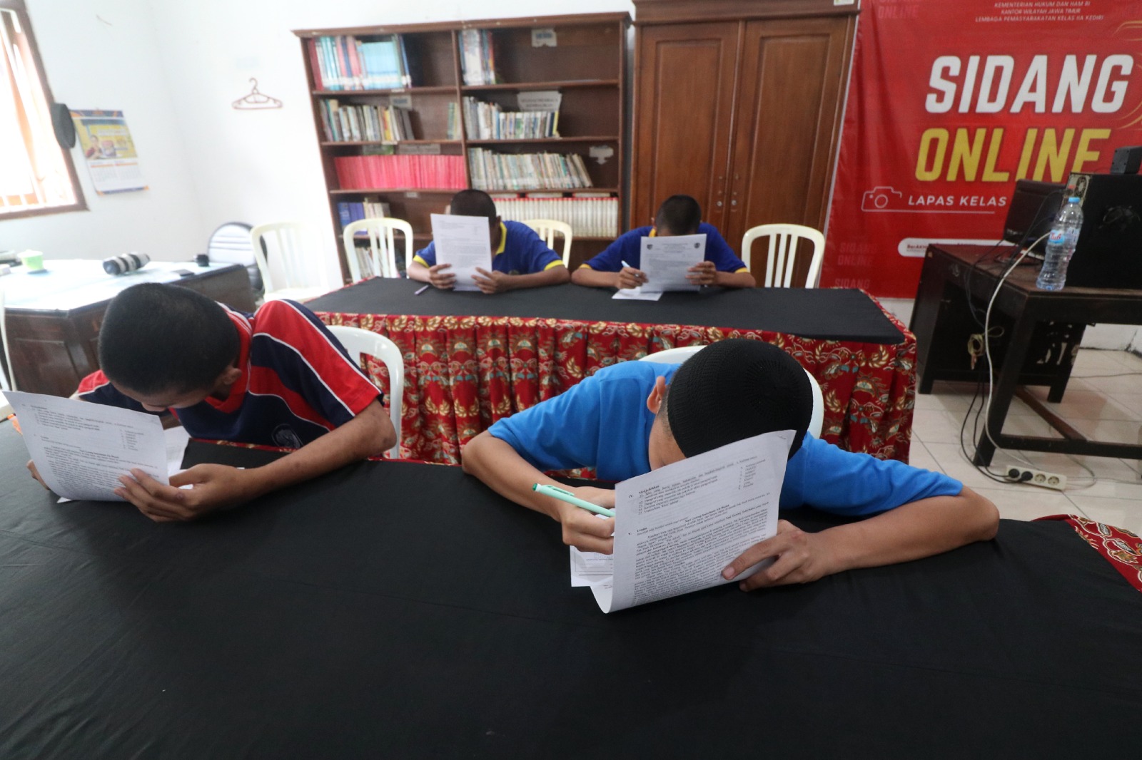 Tahanan kasus penjarahan ikuti ujian sekolah di lapas