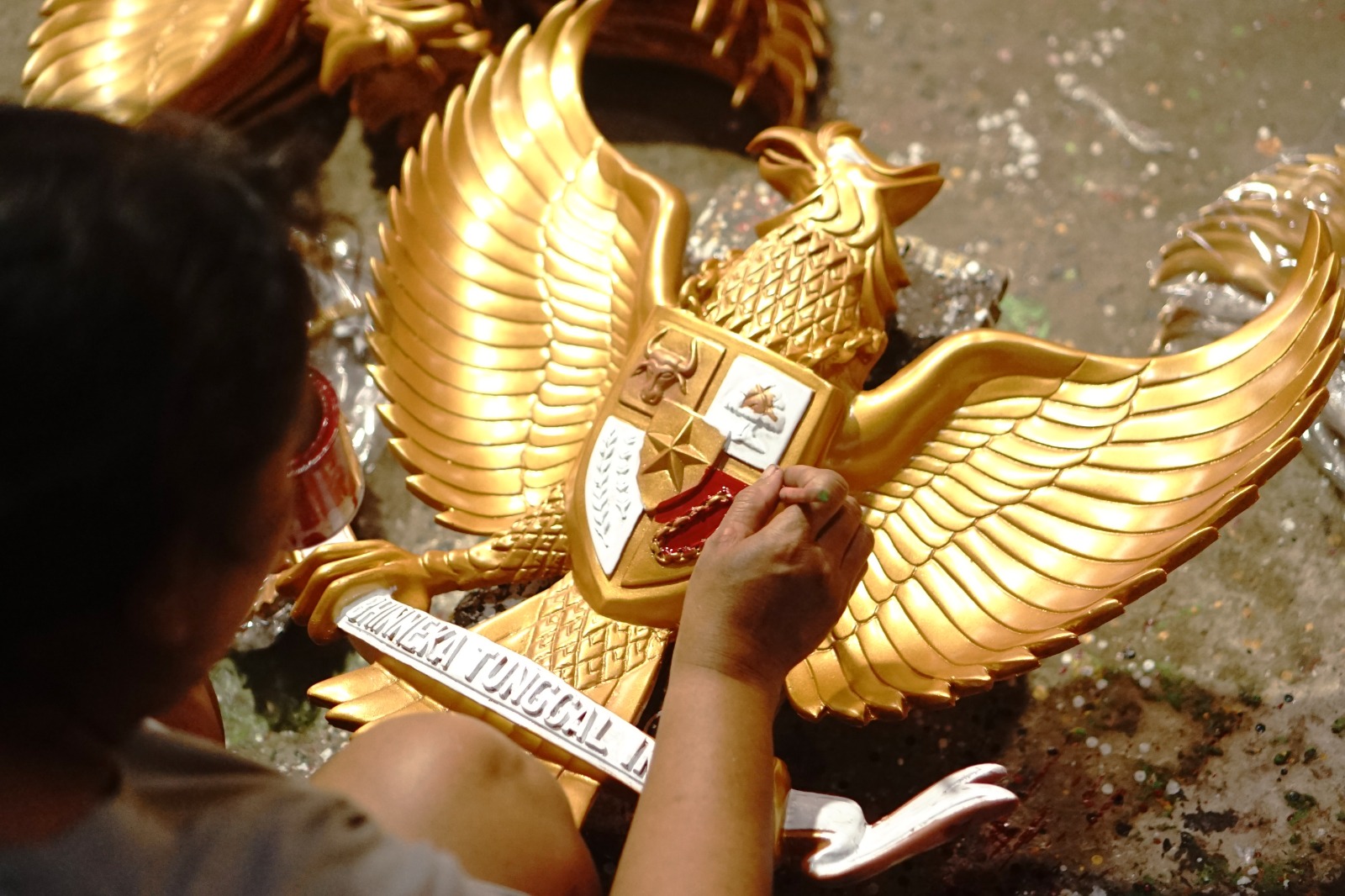 Produksi lambang Garuda Pancasila