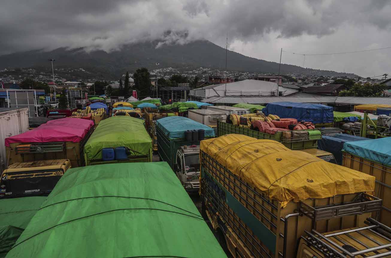 Cuaca Buruk Hambat Arus Penyeberangan di Ternate