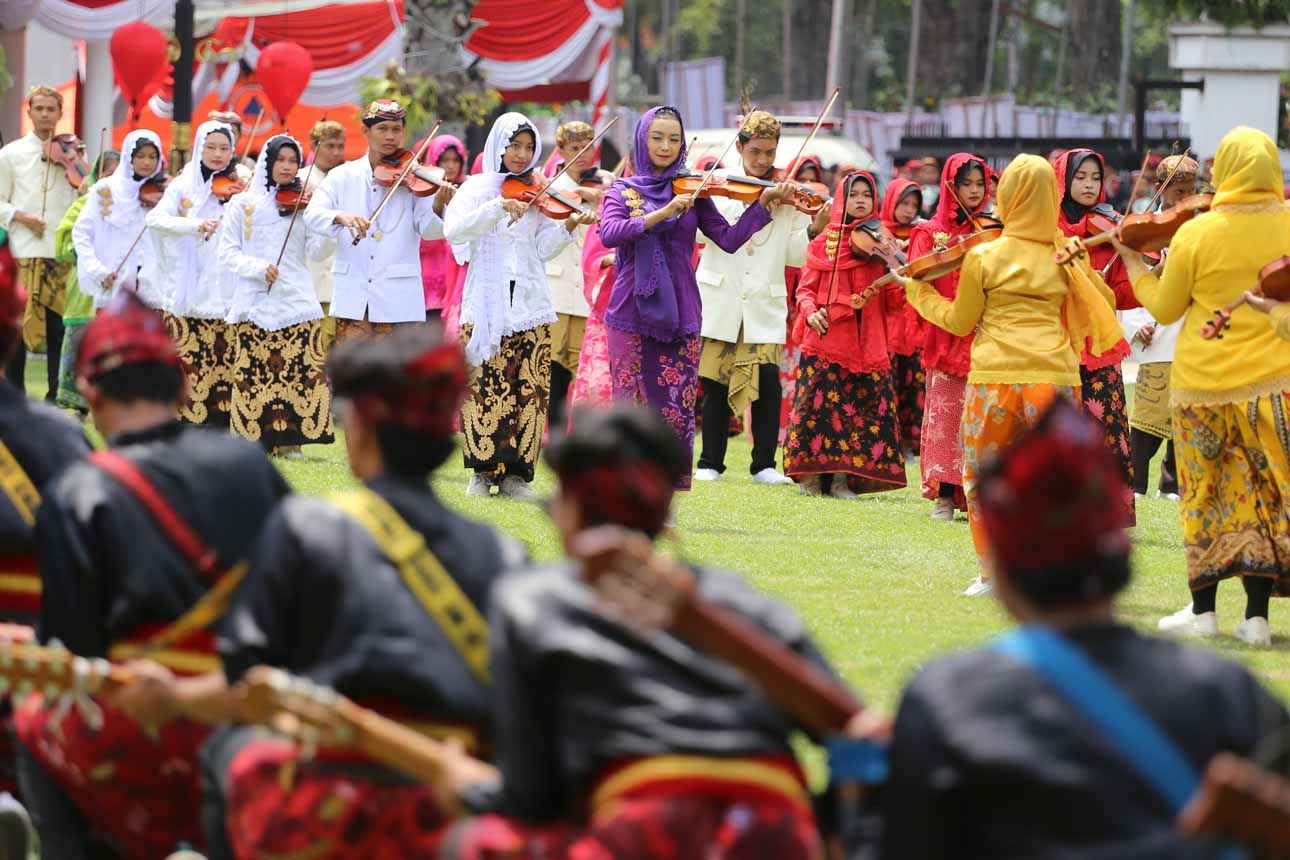 Spektakuler Orkestra Jawa Timur Bersimfoni Pecahkan Rekor MURI