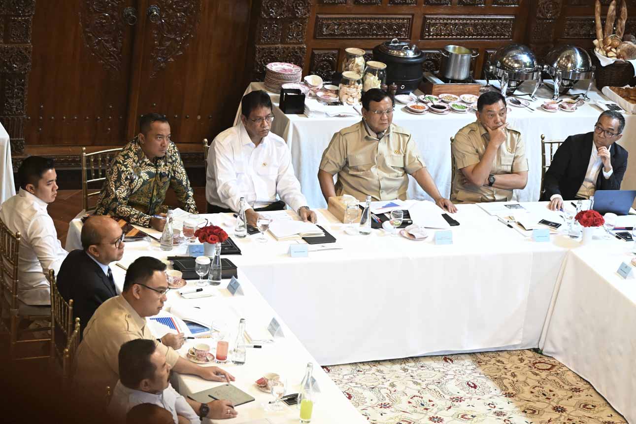 Presiden Prabowo Soroti Pertanian, Ekonomi, dan Pendidikan dalam Ratas di Kertanegara