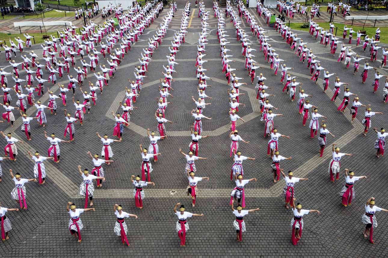 Pertunjukan Tari Jaipong Kolosal Meriahkan Hari Sumpah Pemuda