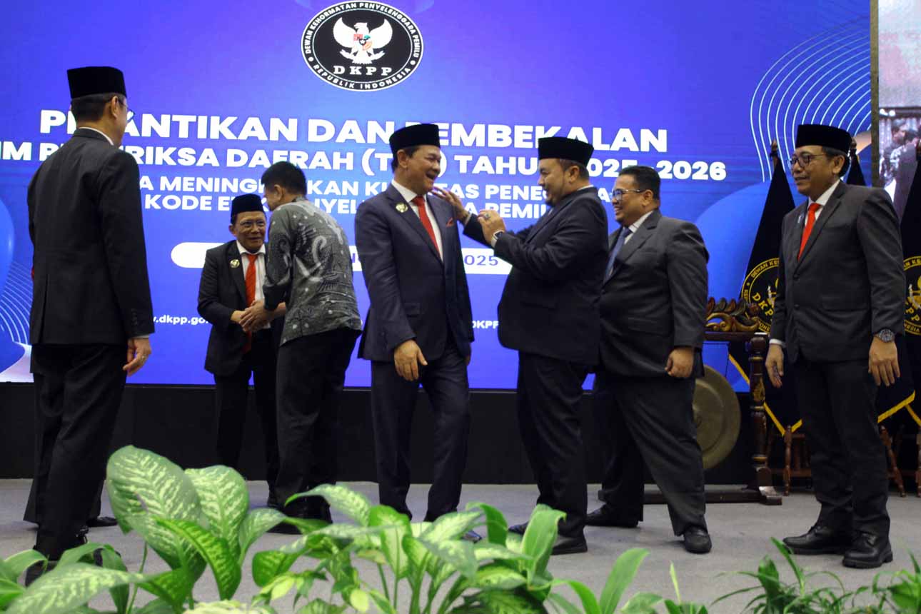 Pelantikan dan Pembekalan Tim Pemeriksa Daerah