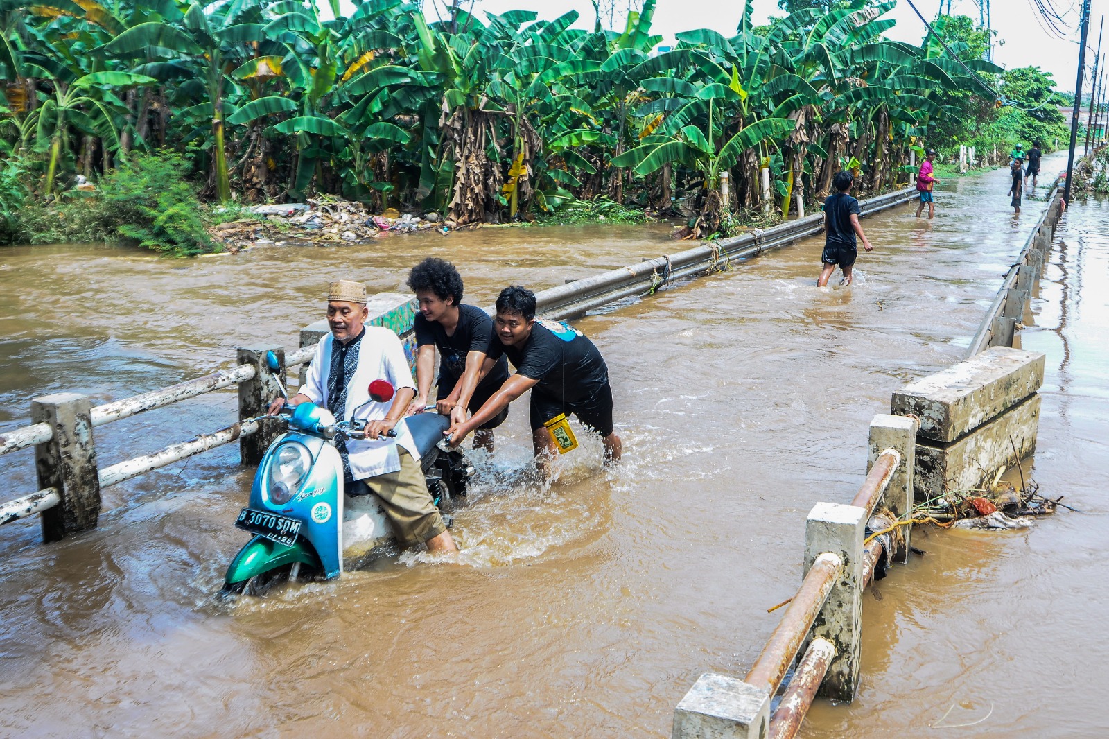 Banjir luapan Kali Angke