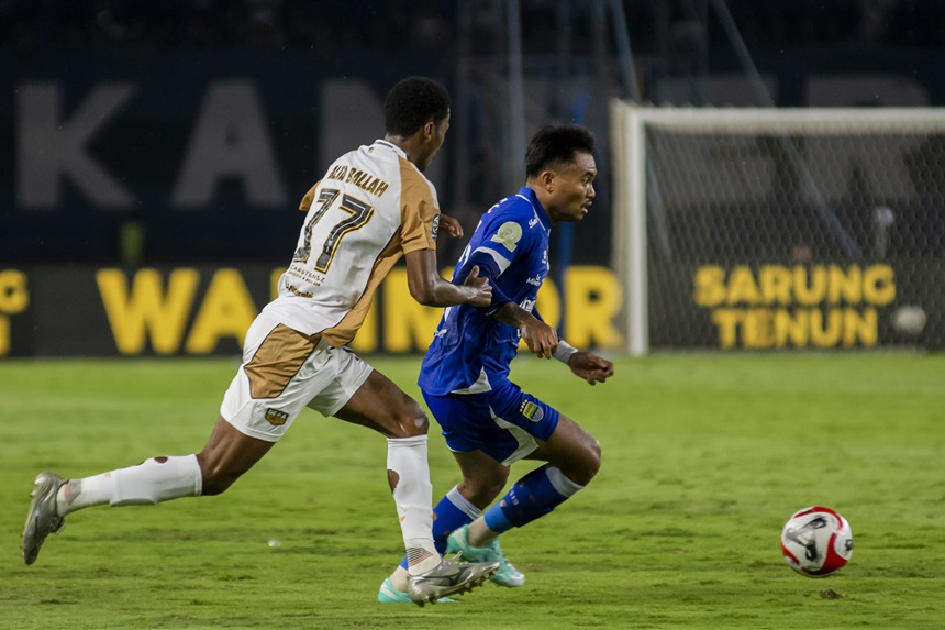 Persib Bandung Sikat Dewa United