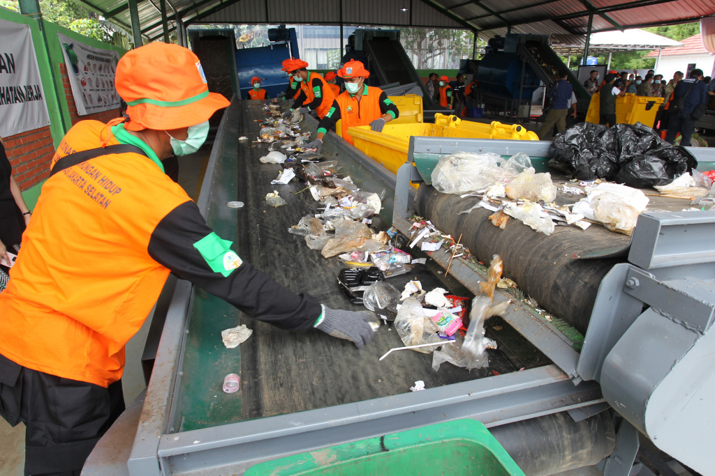 Peresmian TPS3R Sinergi Bersih pengelolaan sampah berkelanjutan