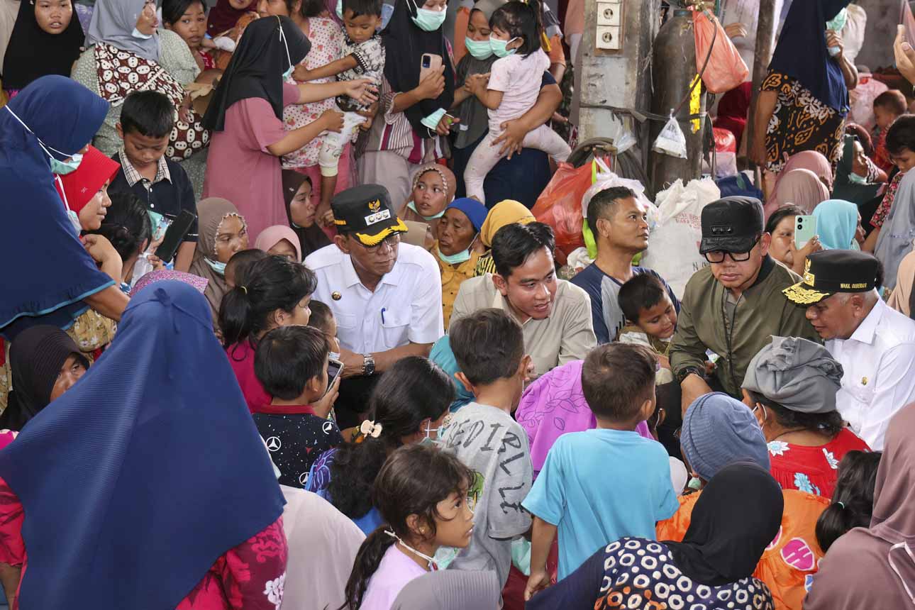 Wapres Gibran Temui Warga Korban Banjir Bandang di Tapanuli Selatan