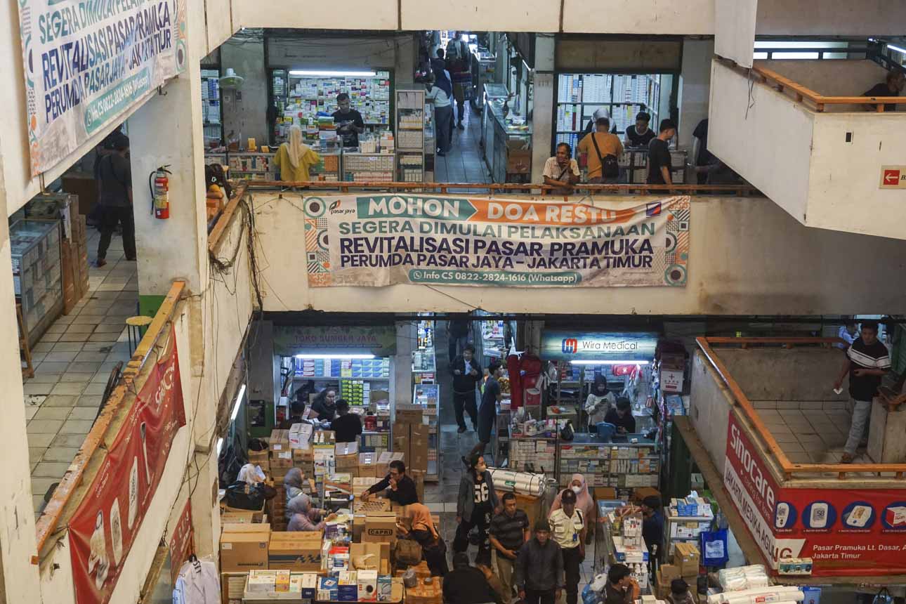 Pasar Jaya Tertibkan 103 Kios di Pasar Pramuka