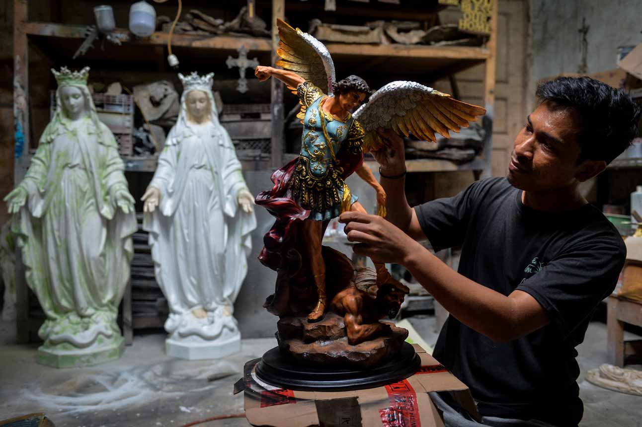 Permintaan Meningkat, Produksi Patung Rohani Jelang Natal