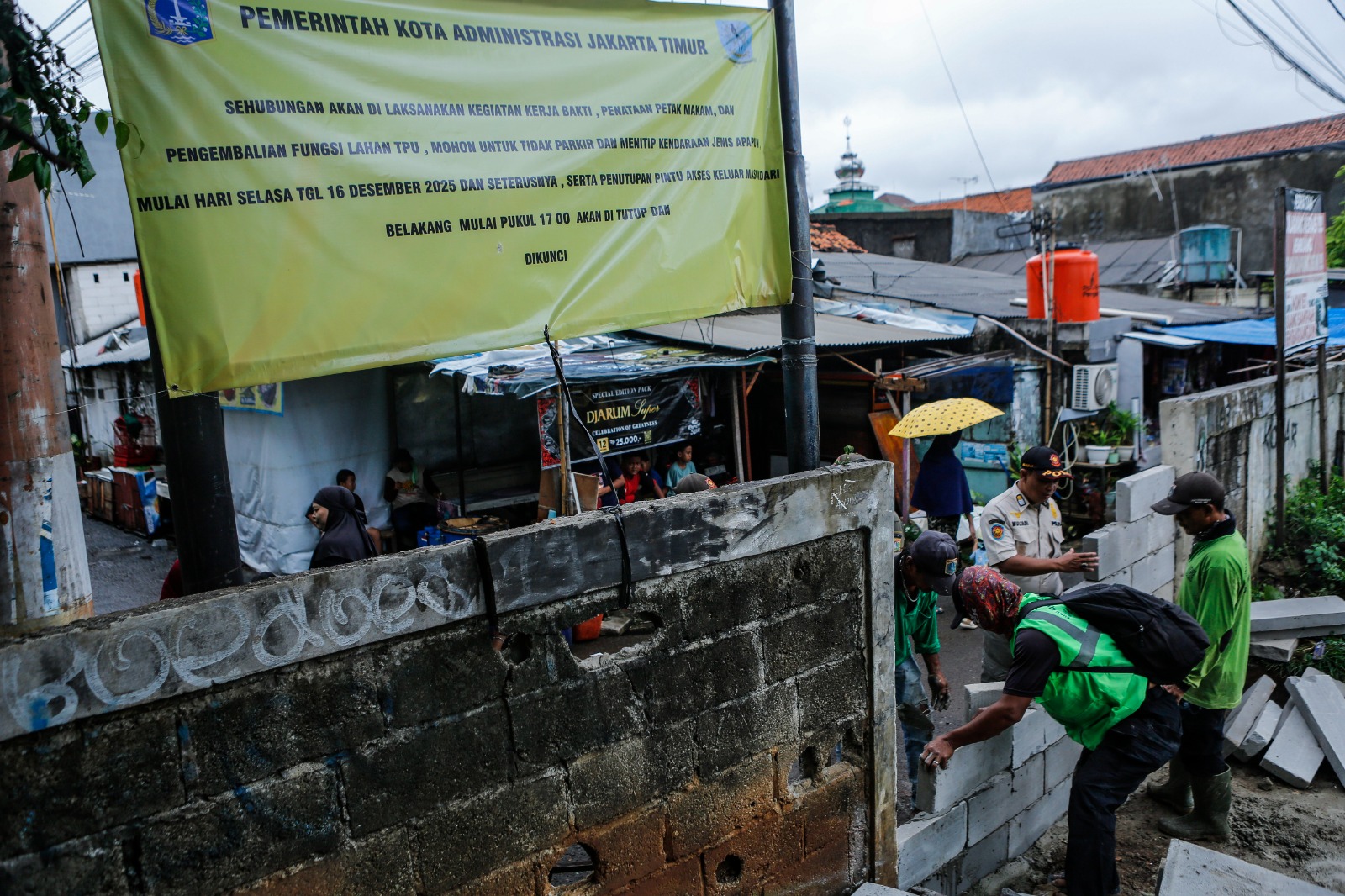 Pengembalian fungsi lahan di TPU Kober Rawa Bunga