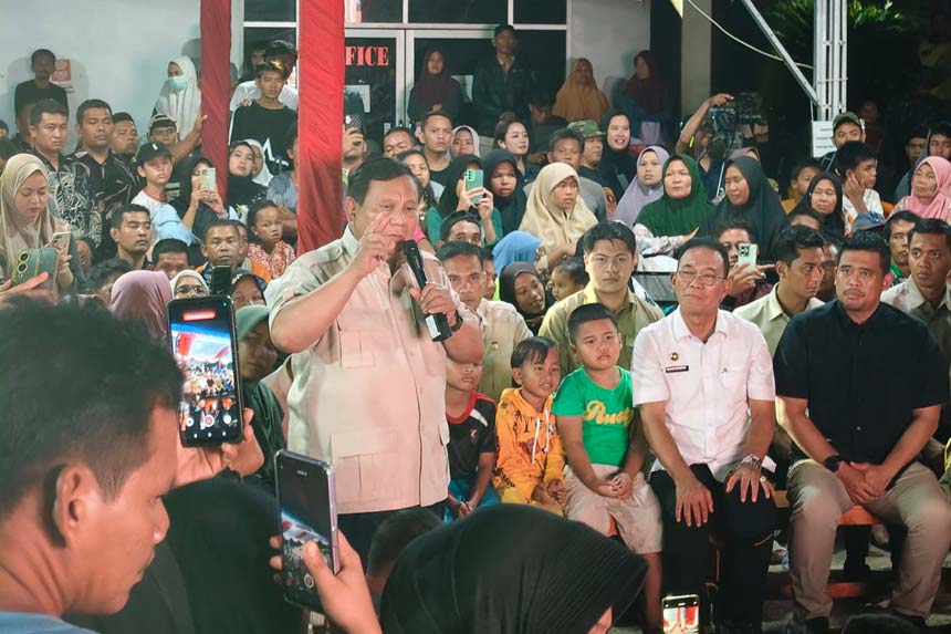 Presiden Sambut Tahun Baru Bersama Pengungsi