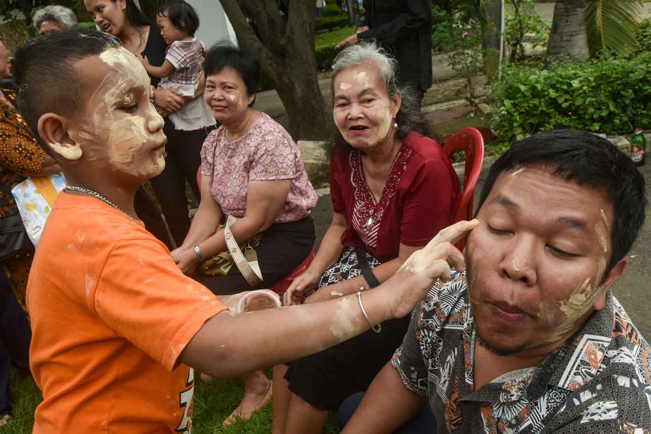 Tradisi Mandi-Mandi Warga Keturunan Portugis di Kampung Tugu