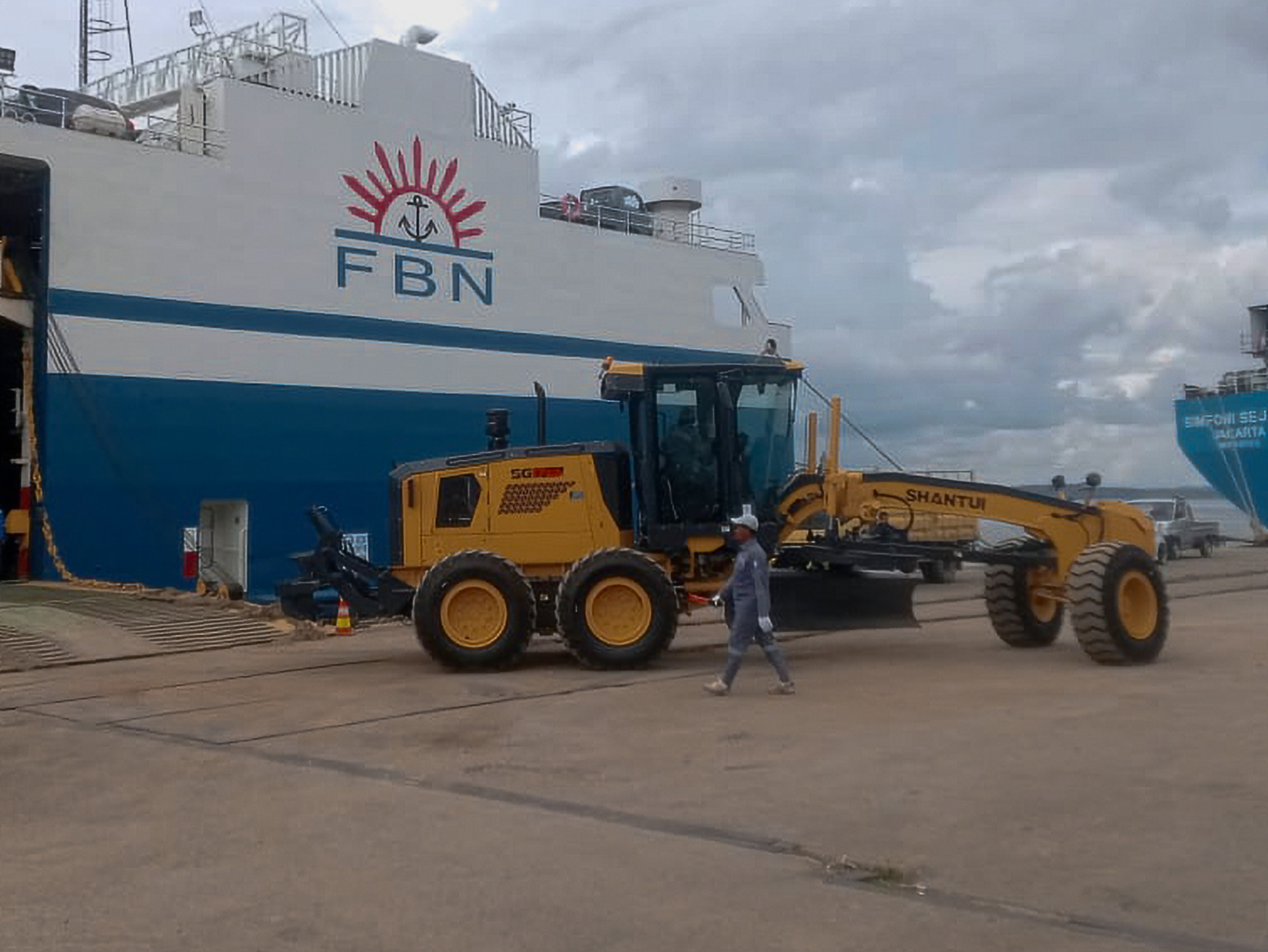 Kobexindo Kirim 32 unit Alat Berat Shantui